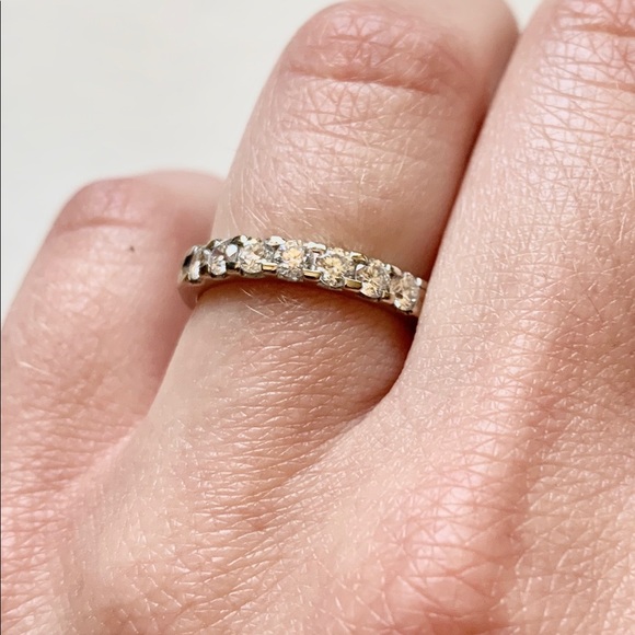 Shared Prong Diamond band Set In 14KW  .35cttw - Picture 6 of 8